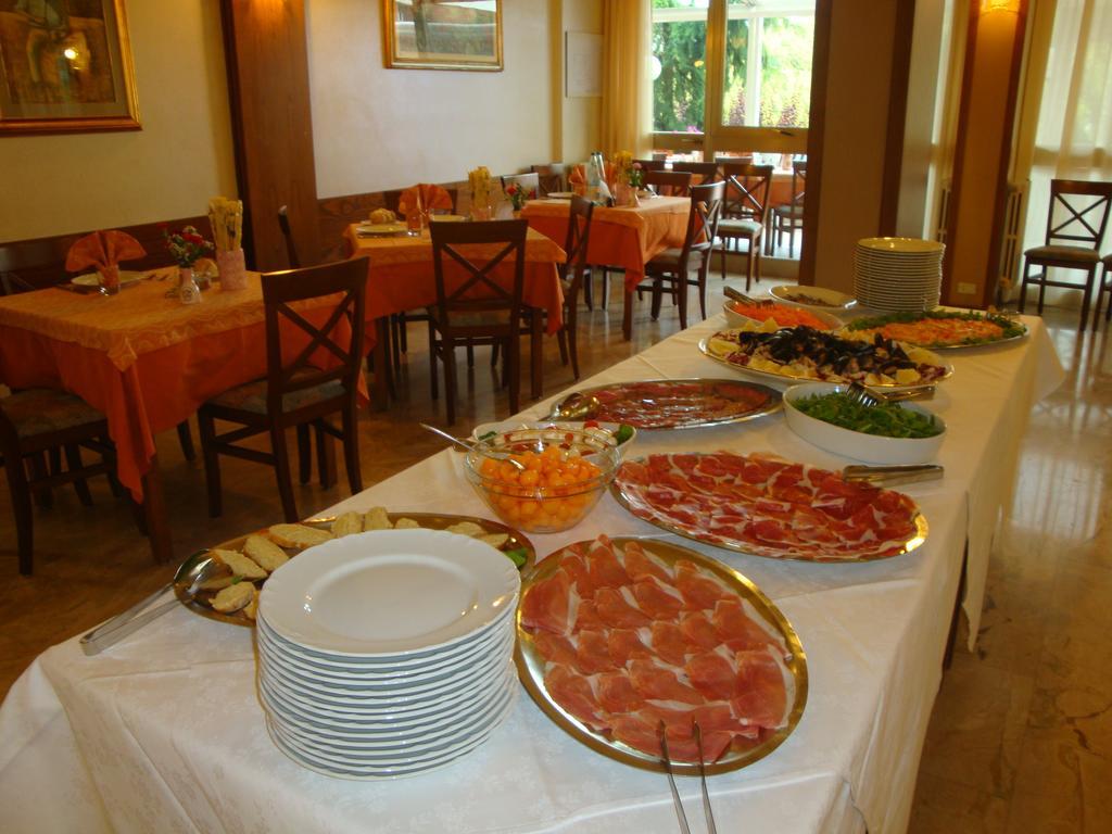 Hotel Garden Ristorante Сальсомаджоре-Терме Экстерьер фото